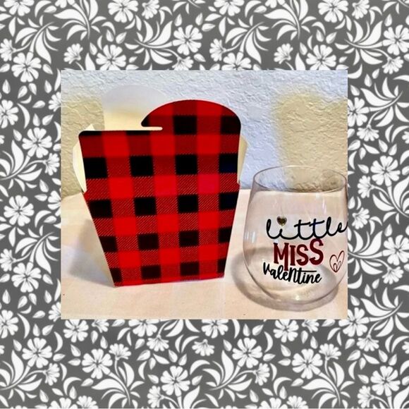 Child's ( Girl ) Valentines Cup - Picture 1 of 2